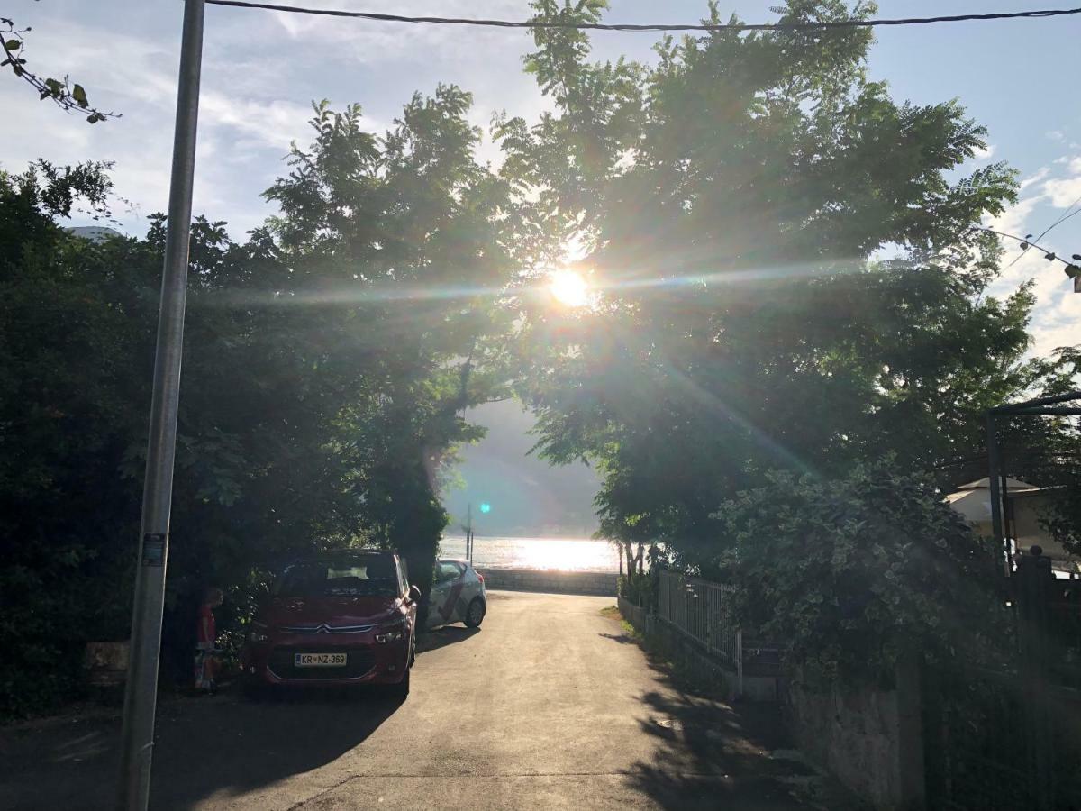 Luxury Place With Private Parking, Few Steps From The Sea Kotor