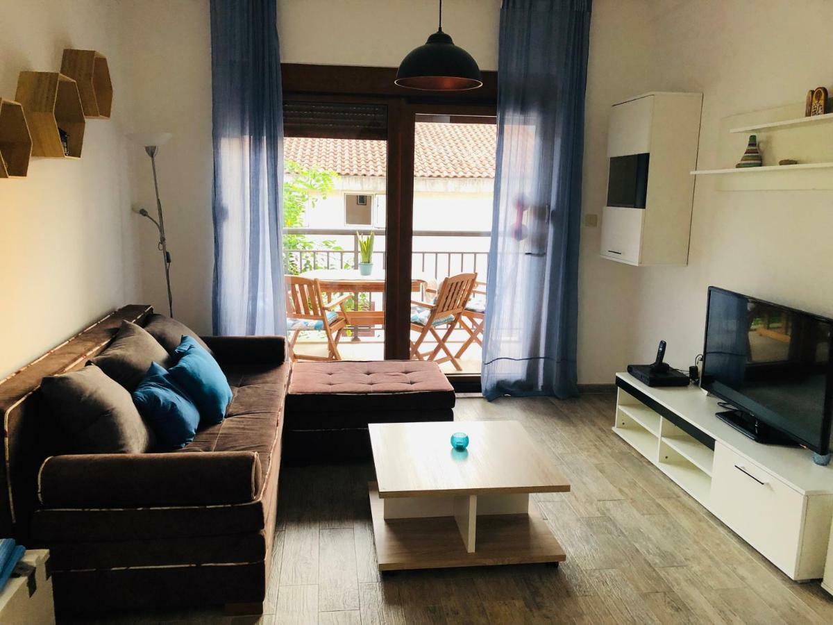 Apartment Luxury Place With Private Parking, Few Steps From The Sea Kotor