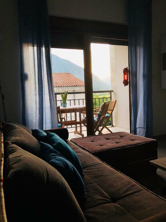Luxury Place With Private Parking, Few Steps From The Sea Apartment Kotor