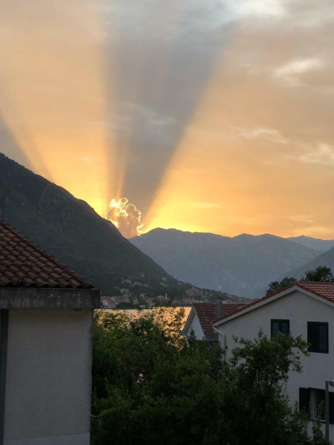 Luxury Place With Private Parking, Few Steps From The Sea Kotor